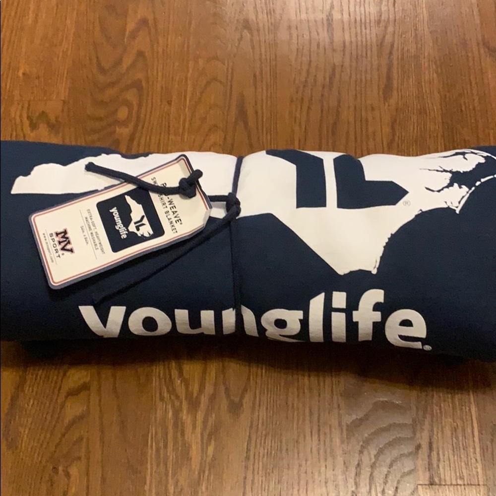 NWT Younglife sweatshirt blanket